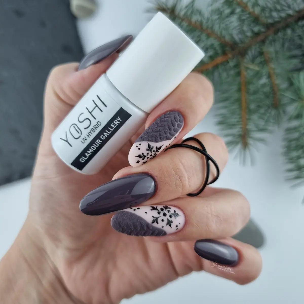 Yoshi Glamour Gallery Gel Polish 6 ml – 426