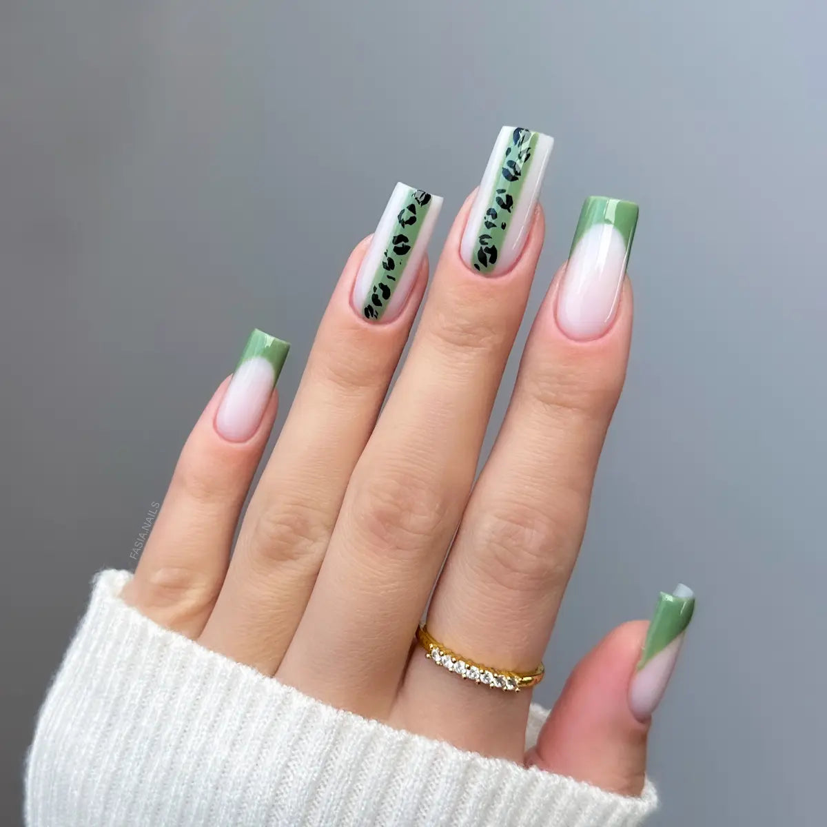 Yoshi Green Dragon Gel Polish 6 ml – 104