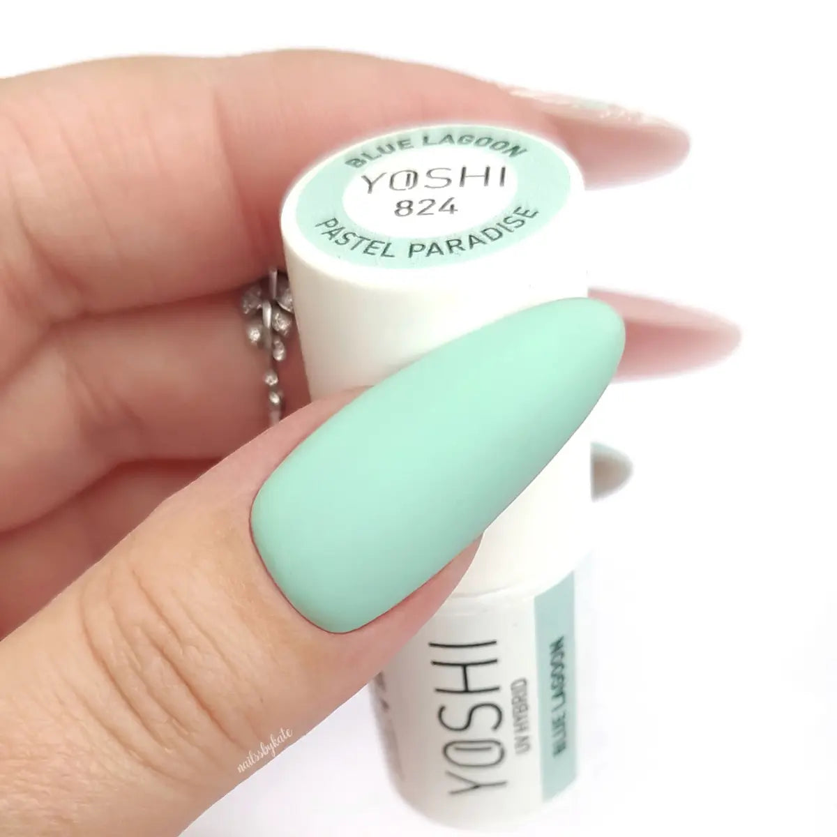 Yoshi Blue Lagoon Gel Polish 6 ml – 824