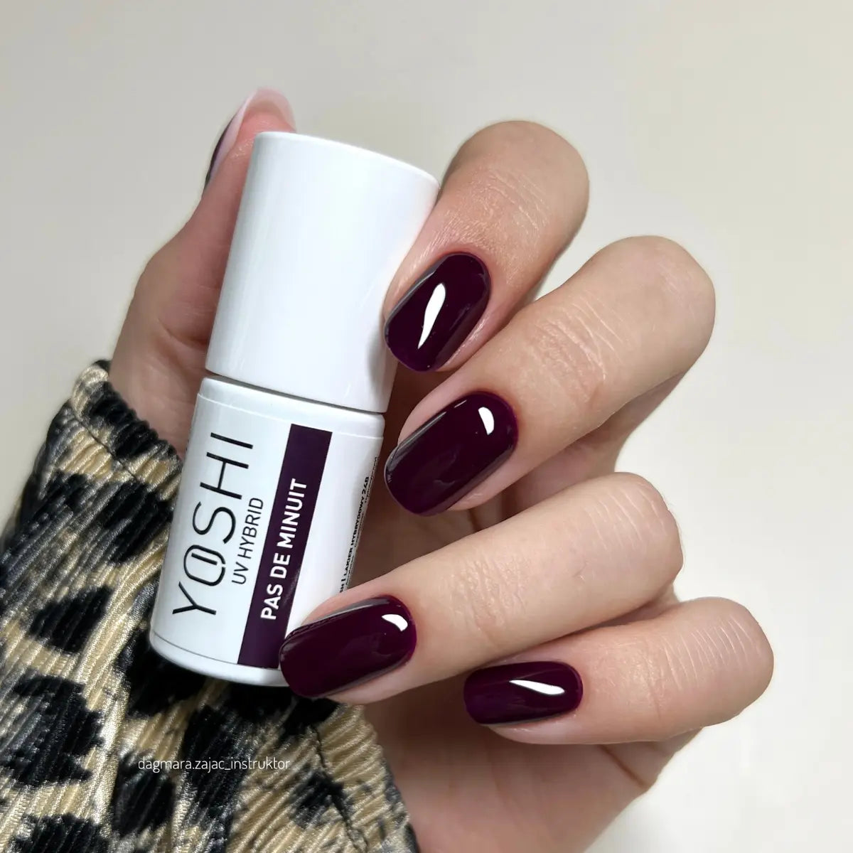 Yoshi Pas De Minuit Gel Polish 6 ml – 248