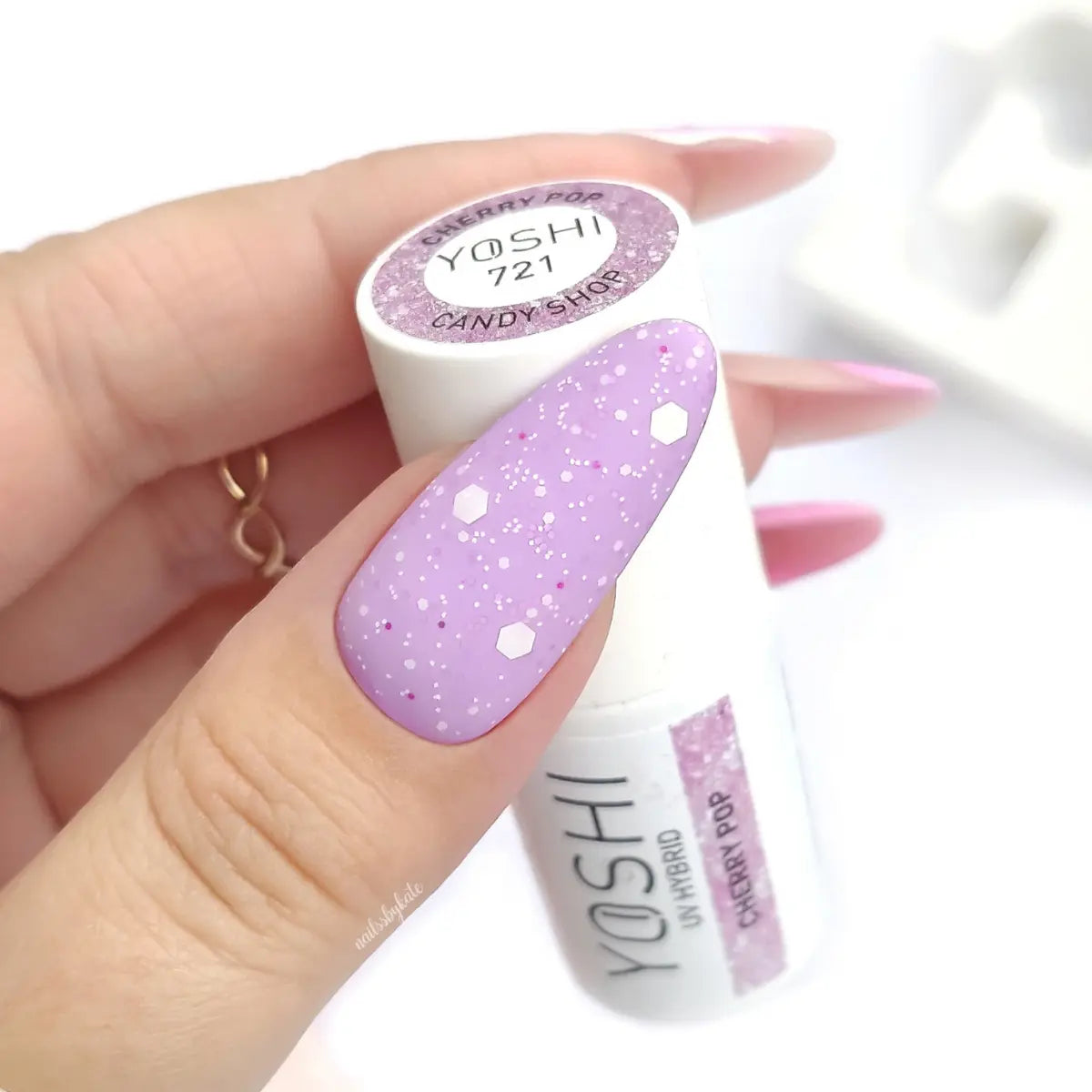 Yoshi Cherry Pop Gel Polish 6 ml – 721