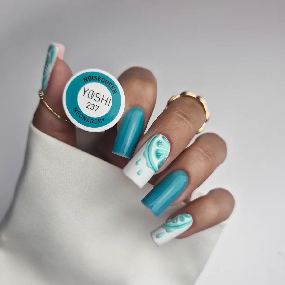 Yoshi Noisequeen Gel Polish 6 ml – 237