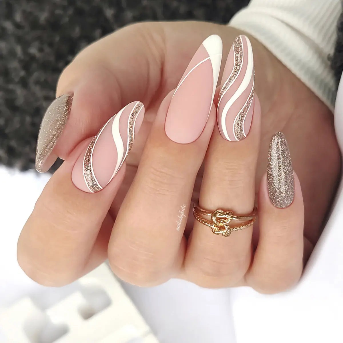 Yoshi Sirius Gel Polish 6 ml – 523