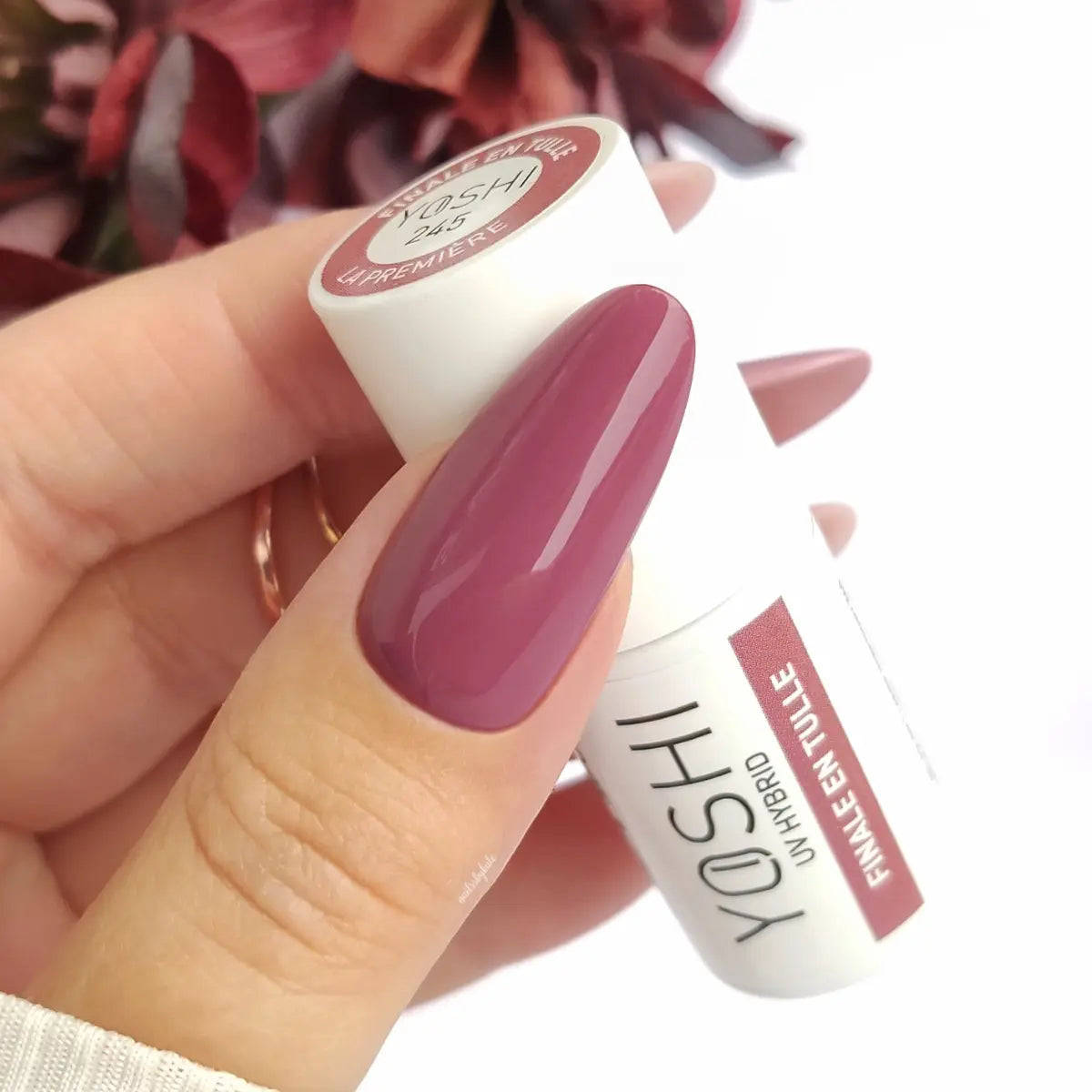 Yoshi Finale En Tulle Gel Polish 6 ml – 245