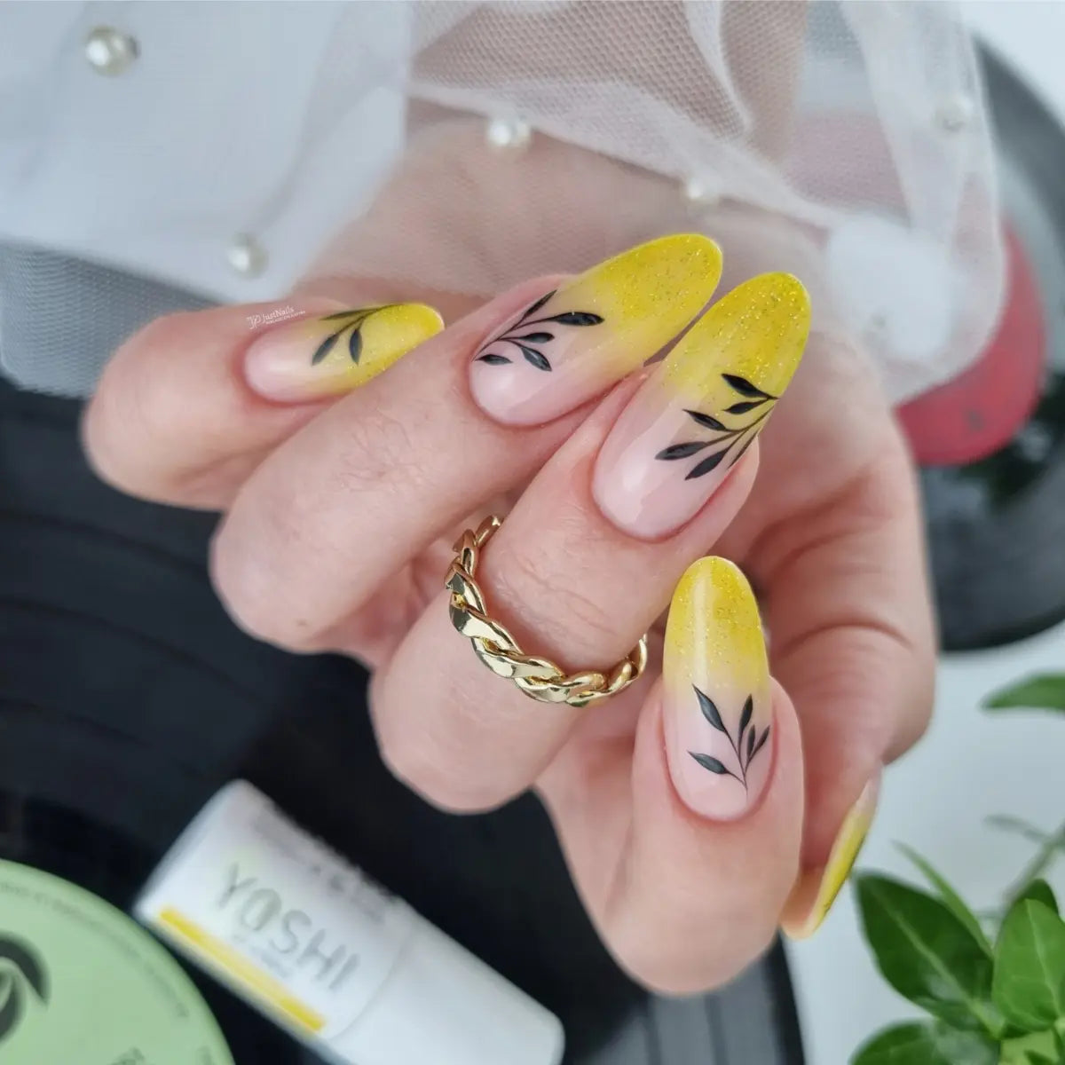 Yoshi Supersonic Gel Polish 6 ml – 010