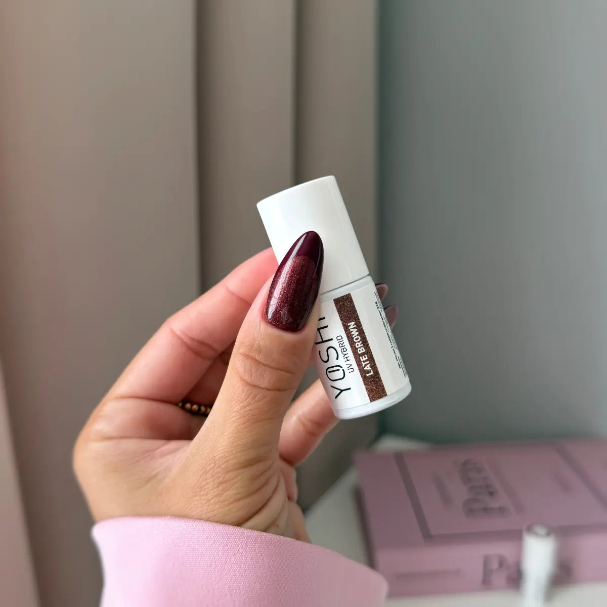 Yoshi Late Brown Gel Polish 6 ml – 318