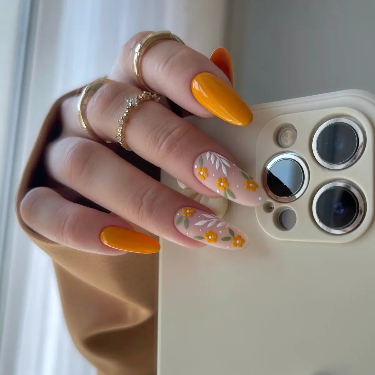 Yoshi Soleil Sur Scene Gel Polish 6 ml – 241