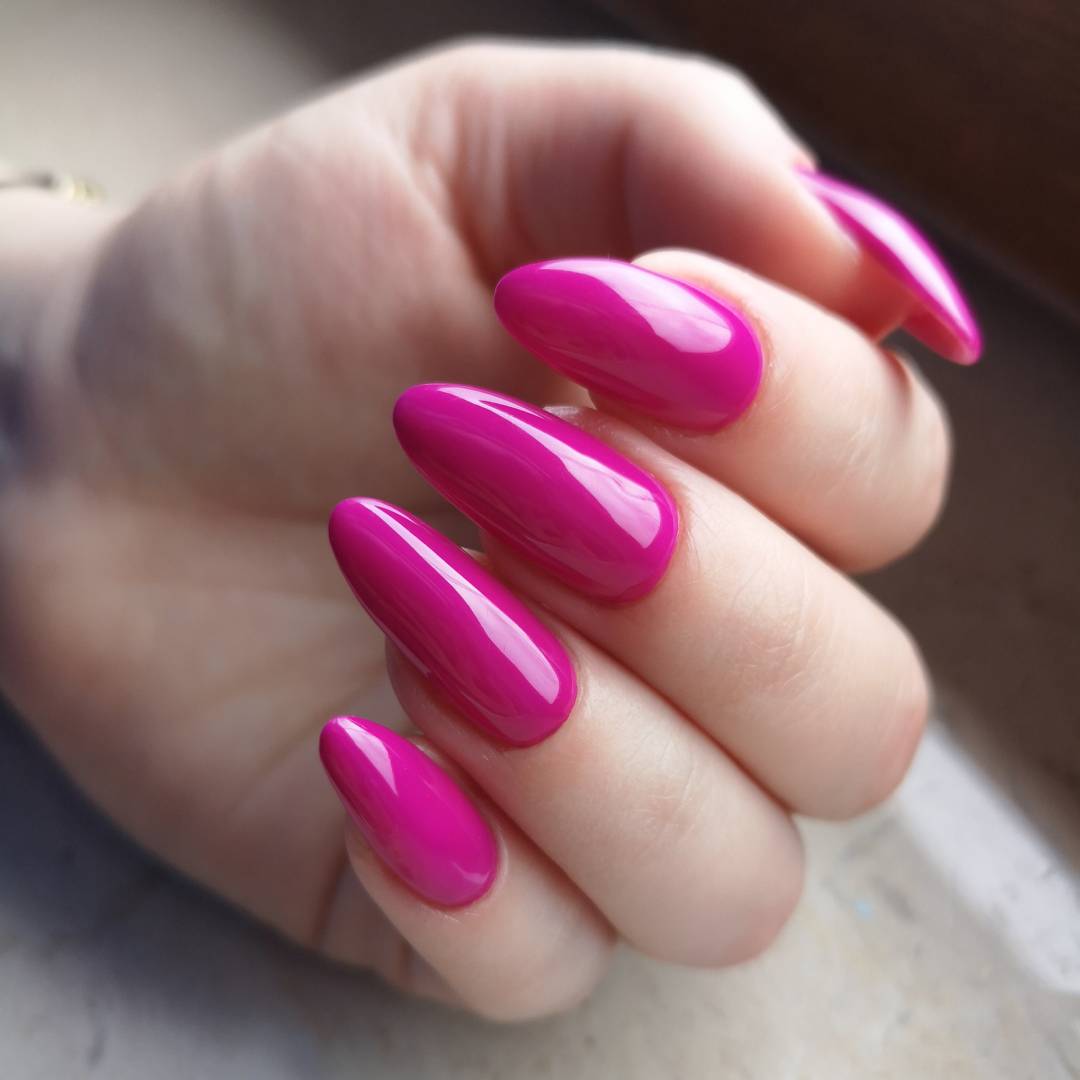 Yoshi Bello Morello Gel Polish 6 ml – 703