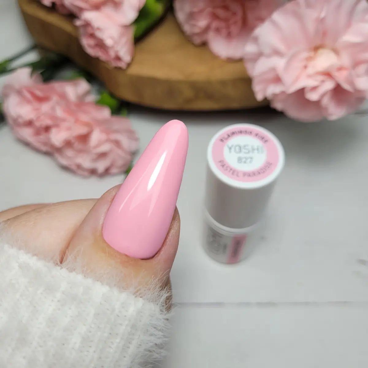 Yoshi Flamingo Kiss Gel Polish 6 ml – 827