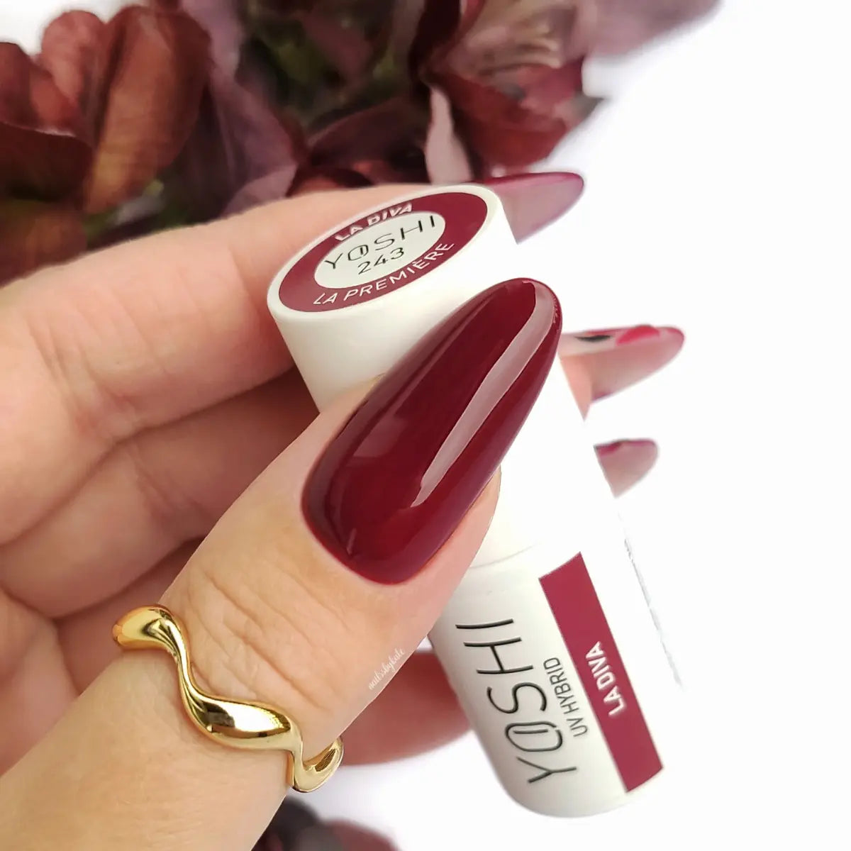 Yoshi La Diva Gel Polish 6 ml – 243