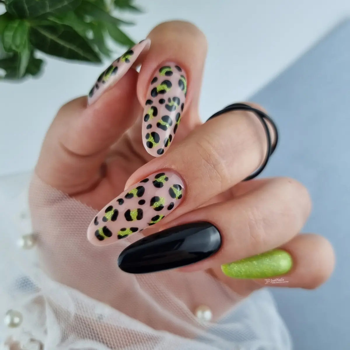 Yoshi Technicolour Gel Polish 6 ml – 020