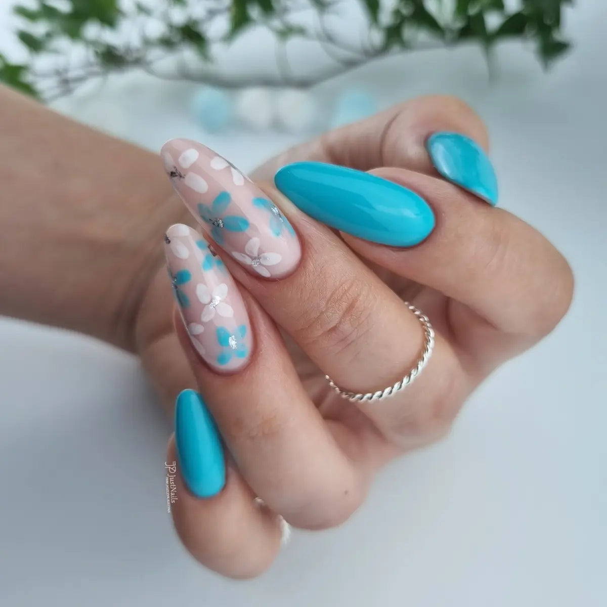 Yoshi Blue Nut Gel Polish 6 ml – 128