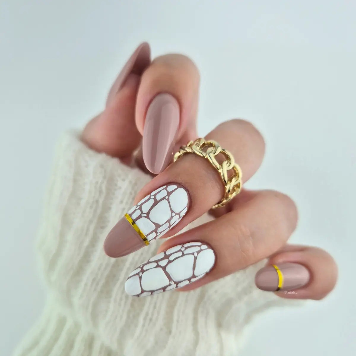 Yoshi Earthy Nude Gel Polish 6 ml – 135