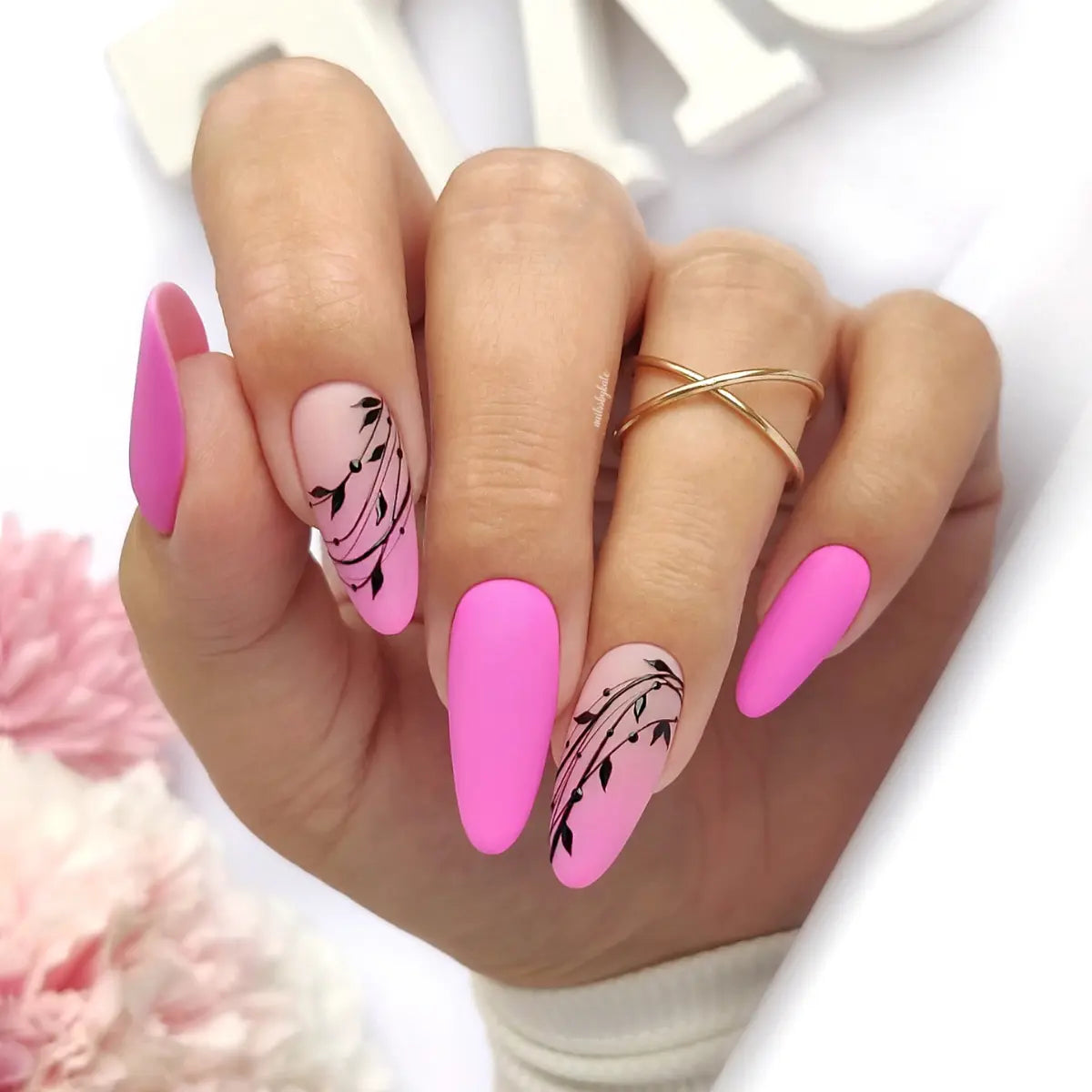 Yoshi Be Like Christina Gel Polish 6 ml – 222